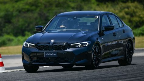 Almost perfect: BMW M340i driven on track .